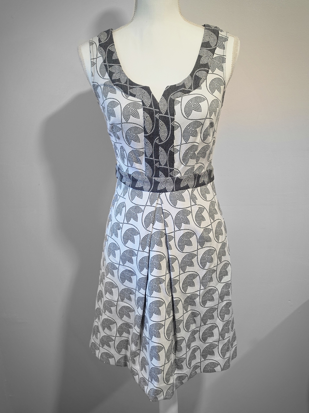 Trina Turk Lucinda Sleeveless Geometric Print A-Line Dress - Black & White SZ 0